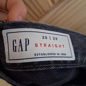 GAP mens straight jeans 28W 28L excellent condition.